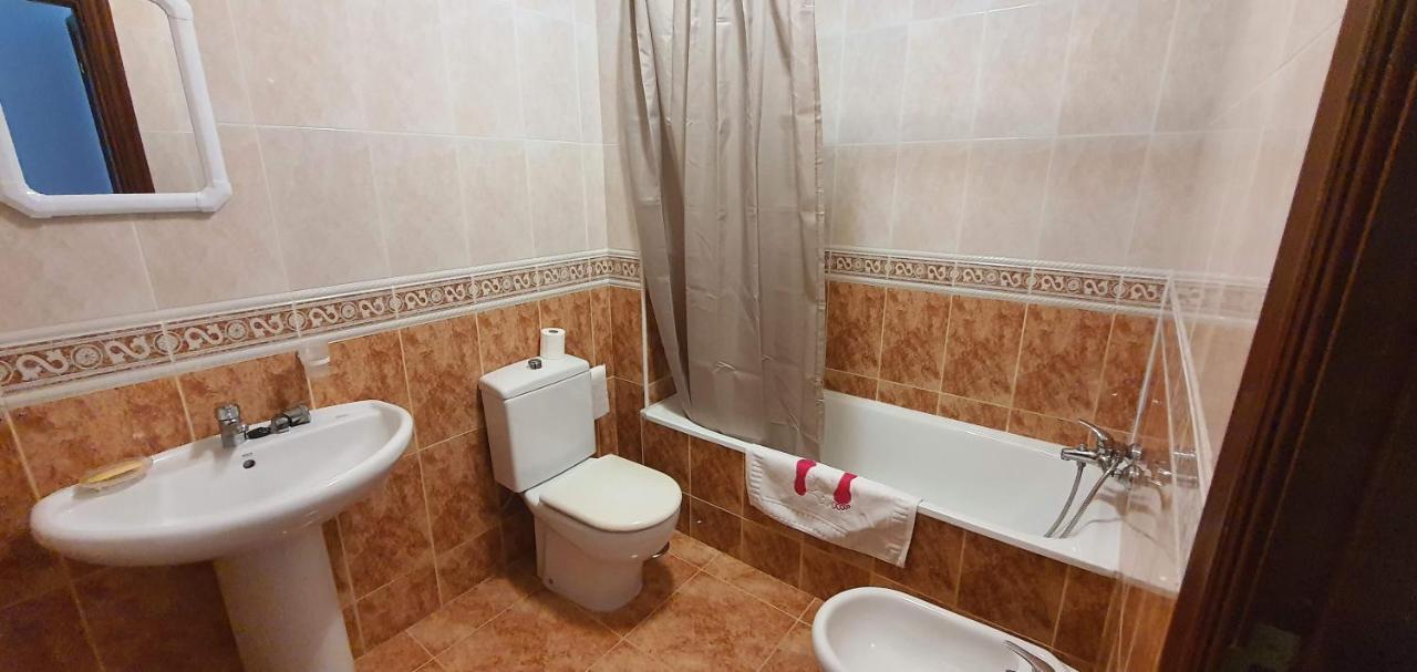 Piso Iria Apartment Cee Luaran gambar